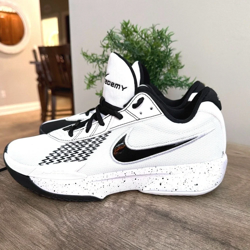 Nike Air Zoom GT‎ Cut Academy Basketball Shoes White Black Mens 7.5 Sneakers